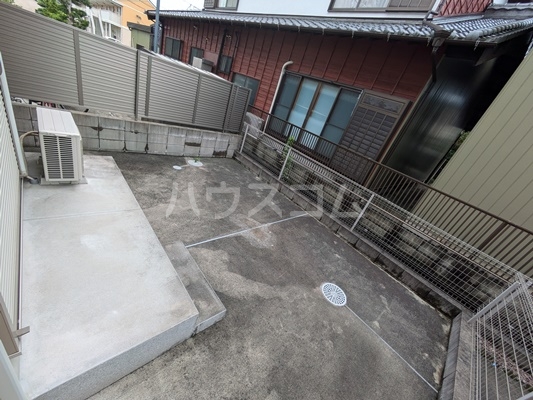 25/30 駐車場