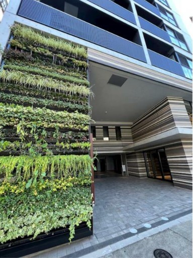 27/30 エントランス