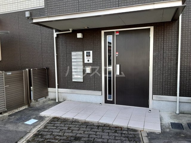 2/4 エントランス