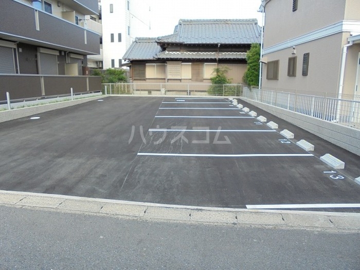 14/23 駐車場