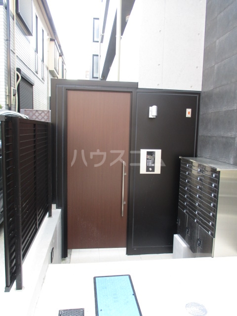 22/29 エントランス