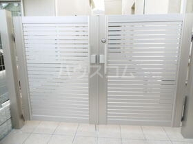 16/21 エントランス