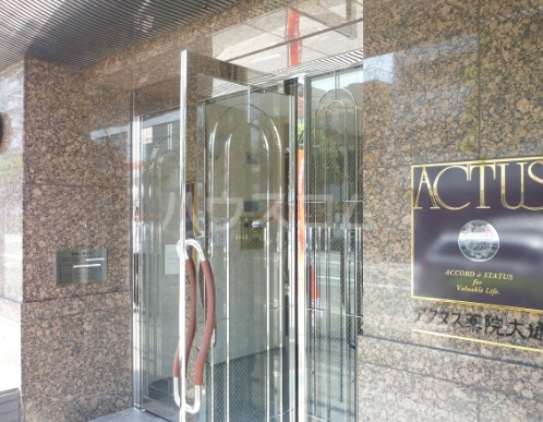 14/19 エントランス