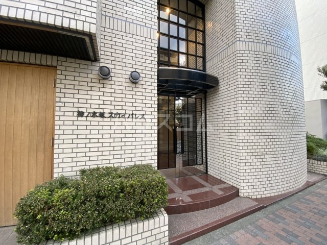 26/30 エントランス