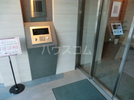 21/25 エントランス