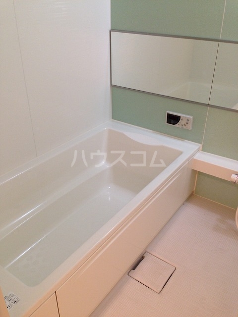 13/30 浴室