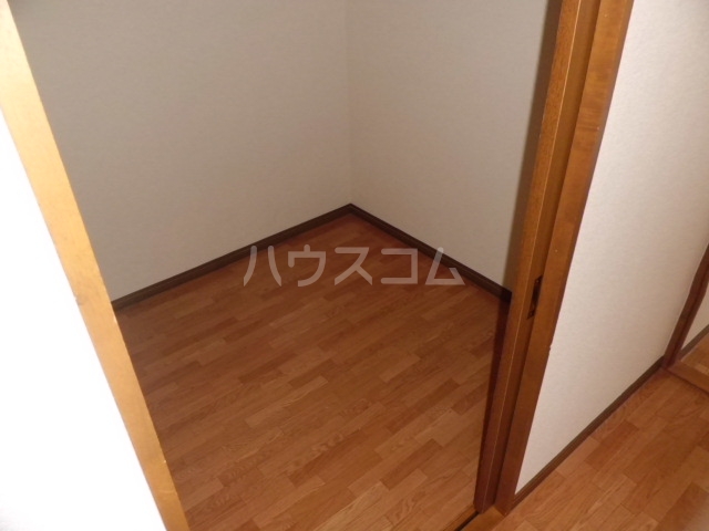 13/30 収納