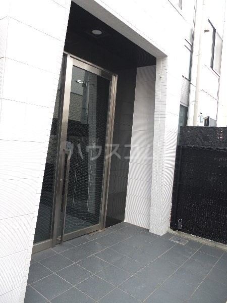 22/30 エントランス