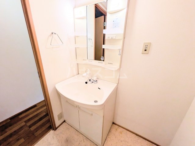 13/30 洗面