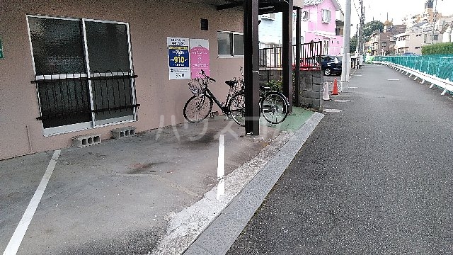 25/30 駐車場