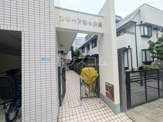 21/29 エントランス