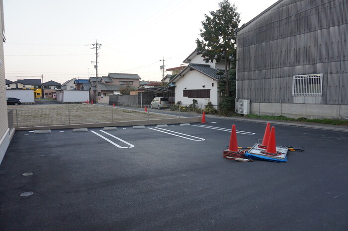 28/30 駐車場