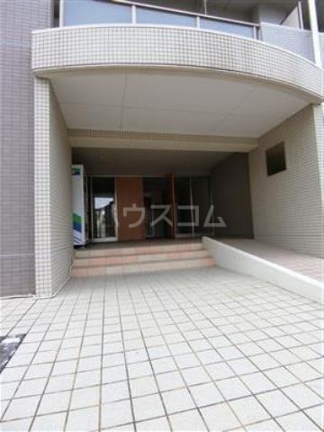 19/29 エントランス