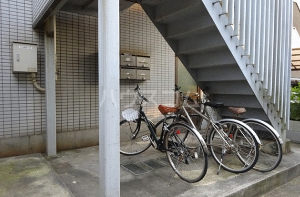 20/30 エントランス