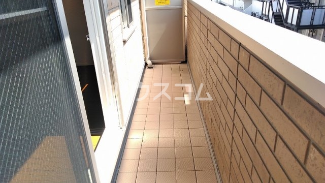 13/23 バルコニー