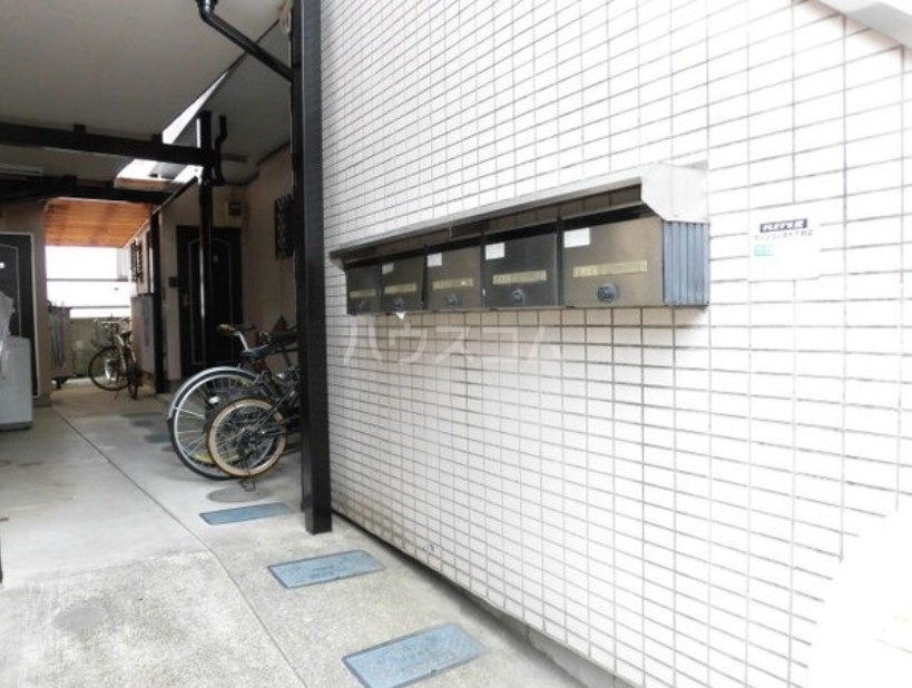 22/30 エントランス