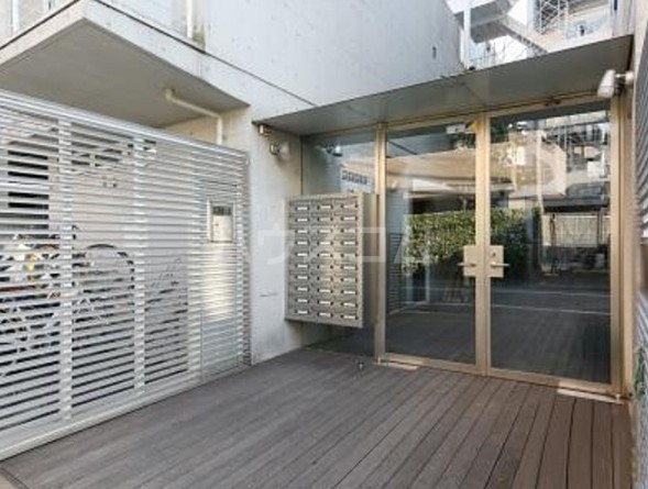 17/28 エントランス