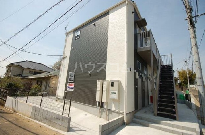 16/17 エントランス