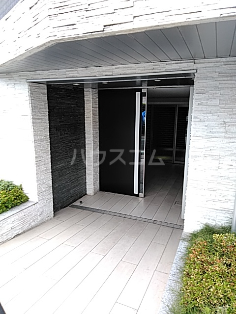 21/30 エントランス