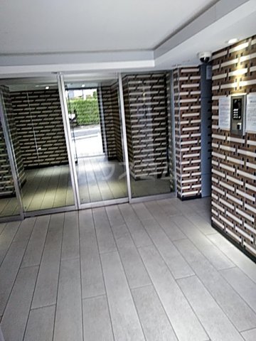 22/30 エントランス