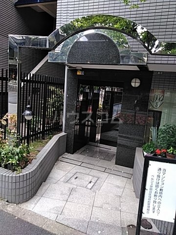 22/30 エントランス