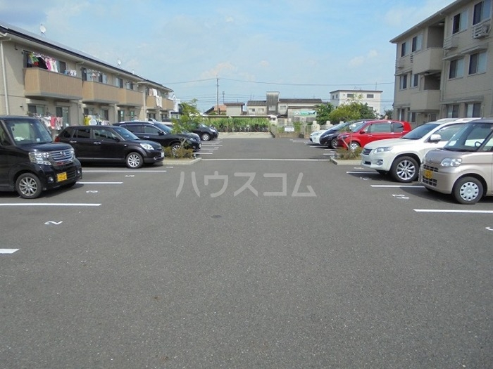 16/25 駐車場