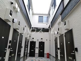 25/29 エントランス