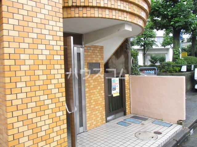 21/25 エントランス