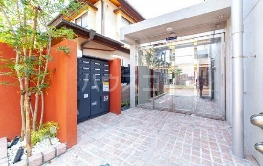 14/22 エントランス