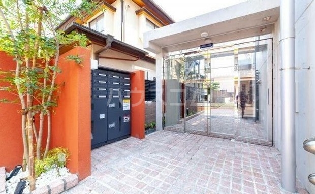 21/29 エントランス