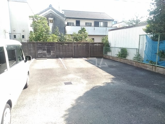 21/28 駐車場