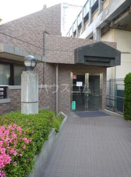 2/4 エントランス