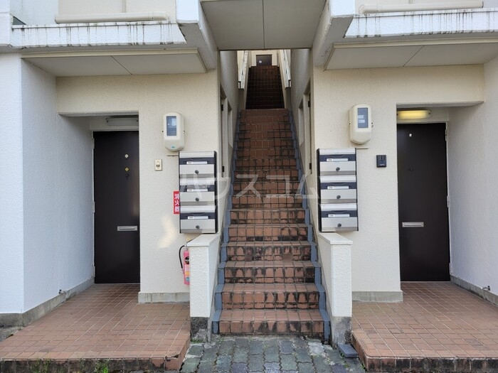 21/28 エントランス