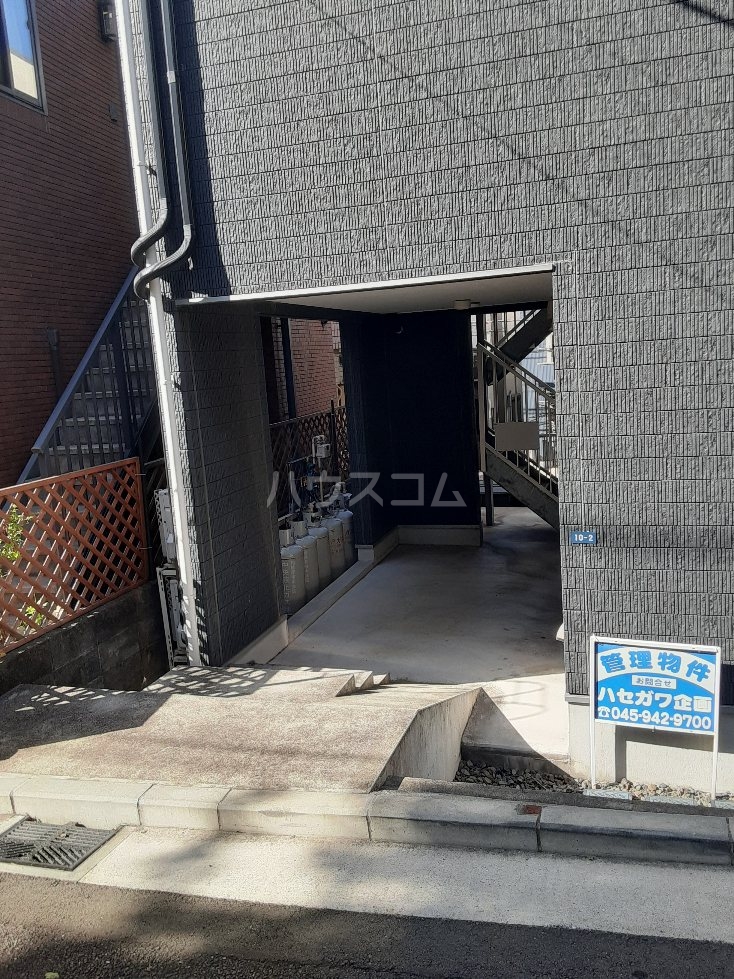 2/3 エントランス