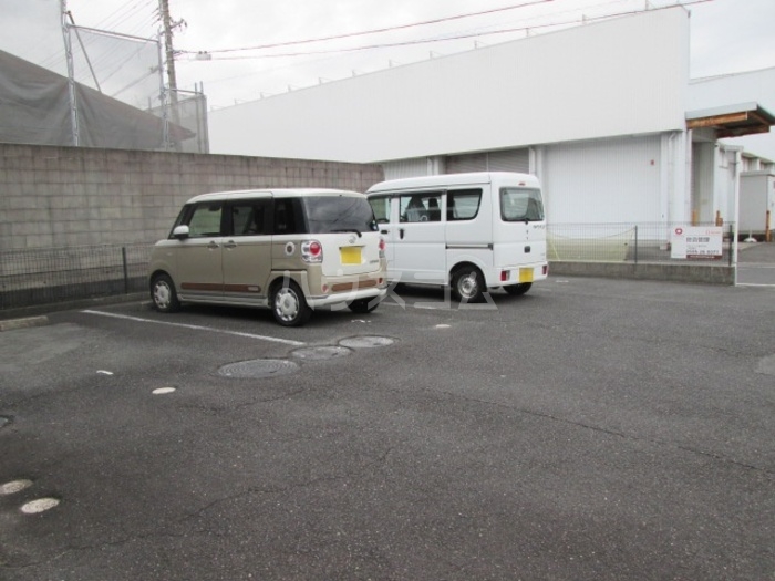 20/30 駐車場