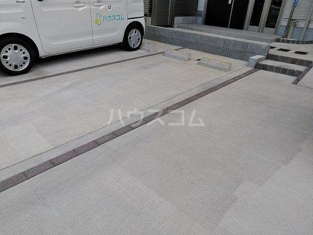 17/28 駐車場
