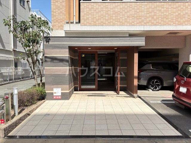 2/5 エントランス