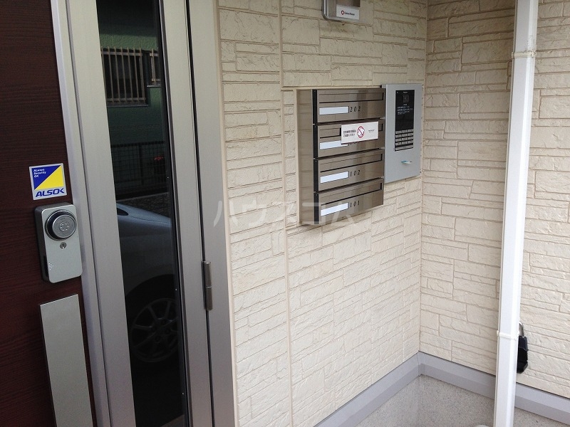 13/15 エントランス