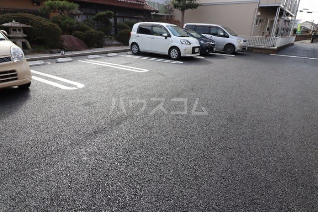 17/28 駐車場