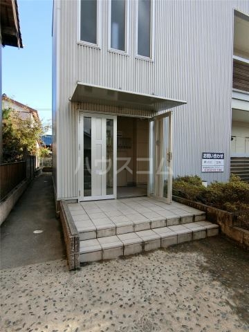 16/25 エントランス