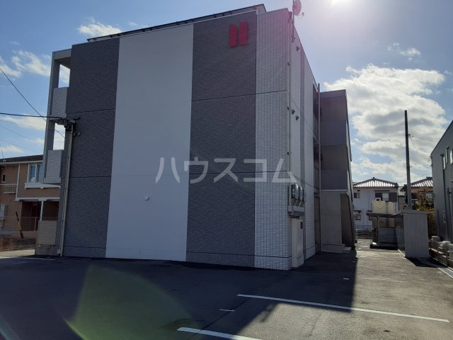 28/30 エントランス