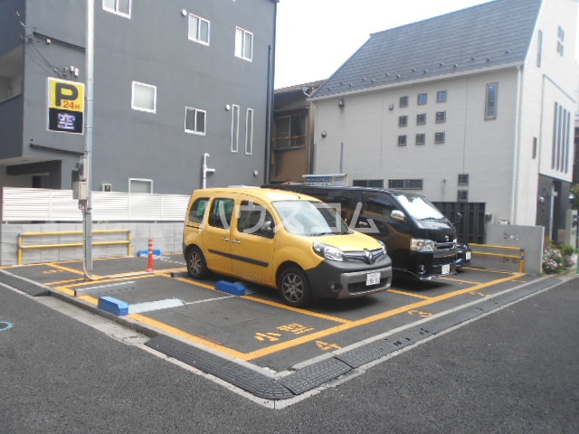 22/26 駐車場