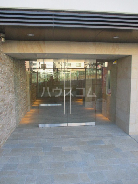 21/29 エントランス