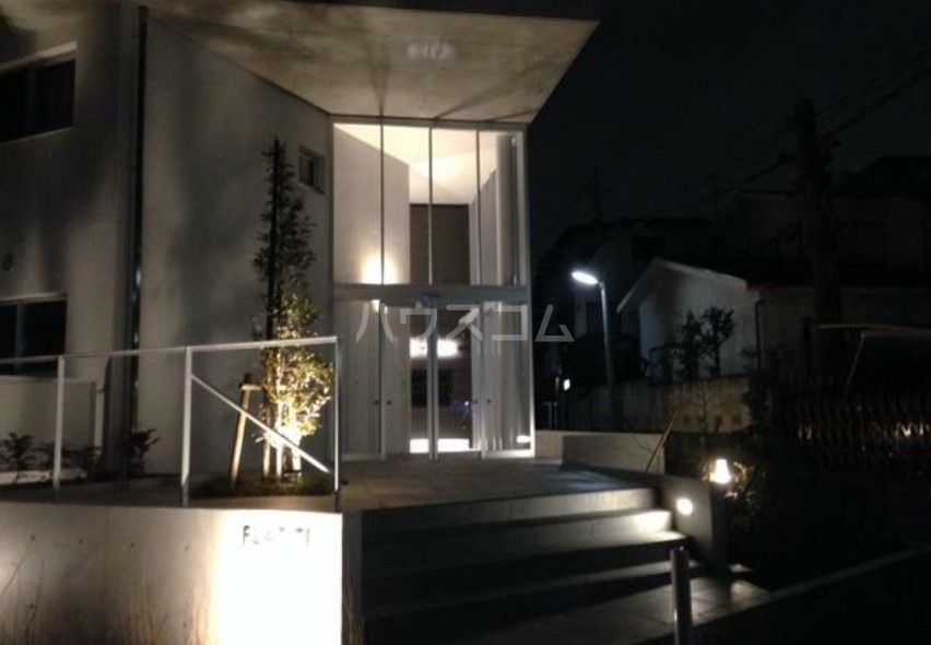 17/26 エントランス