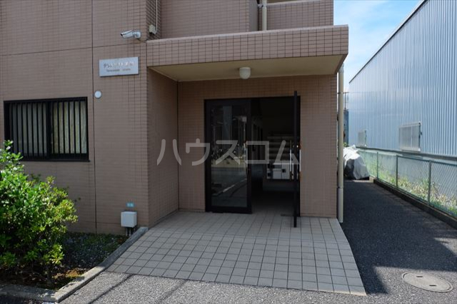 21/30 エントランス