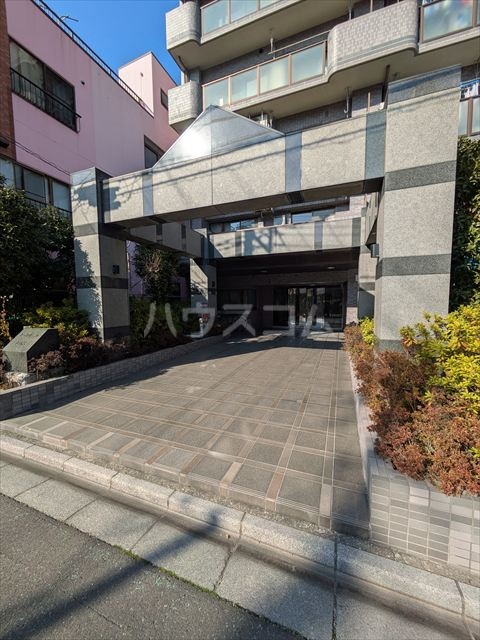 2/3 エントランス