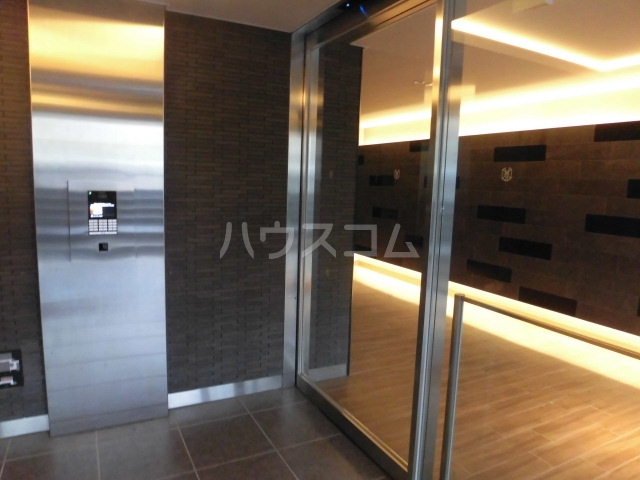 25/30 エントランス