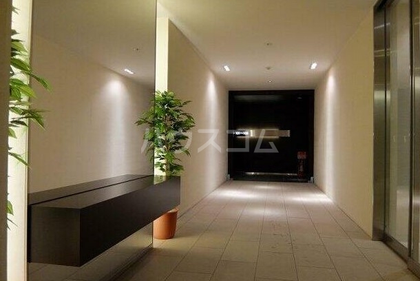 19/29 エントランス