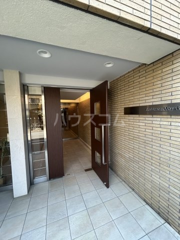 28/30 エントランス