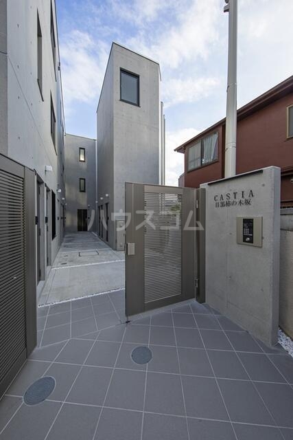 2/5 エントランス